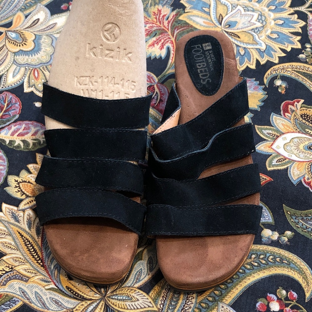 White Mountain Black Strappy Slide Sandals